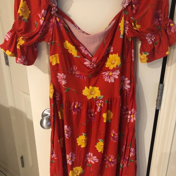 💜SOLD💜Heart neckline Summer Dress - Picture 5 of 6